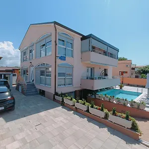 Apartment Slavica